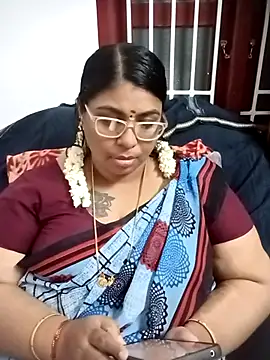 Snapshot of deepika-mallus chatting on March 25, 3:40 pm deepika-mallus online show from March 25, 3:40 pm