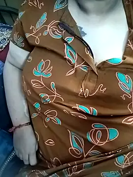 Snapshot of deepika-mallus chatting on March 26, 8:53 am deepika-mallus online show from March 26, 8:53 am