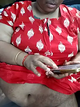 Snapshot of deepika-mallus chatting on March 29, 8:36 am deepika-mallus online show from March 29, 8:36 am