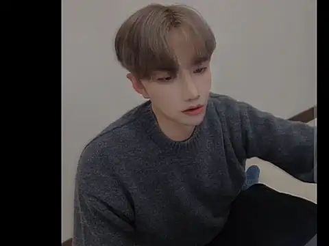 Snapshot of bigbigtop20 chatting on March 4, 2:45 pm bigbigtop20 online show from March 4, 2:45 pm