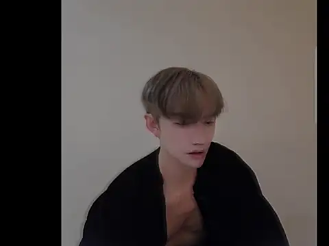 Snapshot of bigbigtop20 chatting on March 7, 2:25 pm bigbigtop20 online show from March 7, 2:25 pm