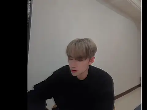 Snapshot of bigbigtop20 chatting on March 9, 2:21 pm bigbigtop20 online show from March 9, 2:21 pm