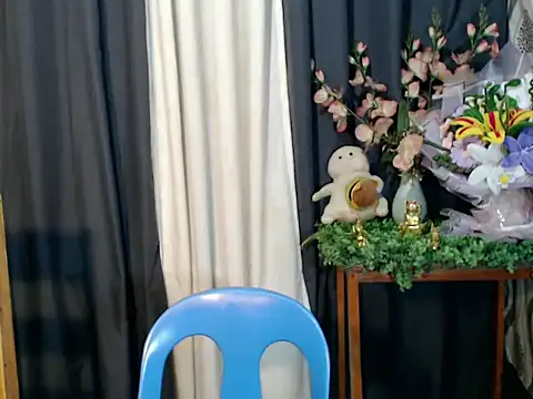 Snapshot of Baby_Maxxx chatting on March 7, 3:25 am Baby Maxxx online show from March 7, 3:25 am