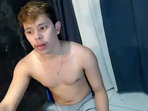 Snapshot of Baby_Maxxx chatting on March 25, 8:31 am Baby Maxxx online show from March 25, 8:31 am