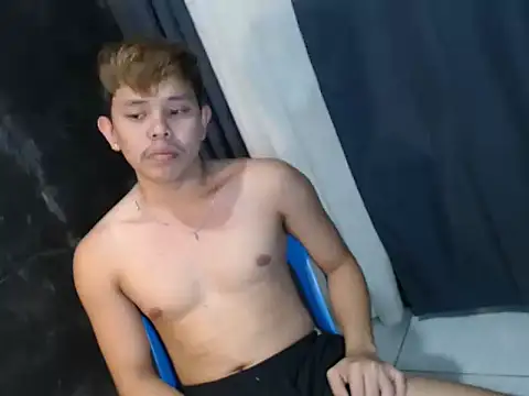 Snapshot of Baby_Maxxx chatting on March 27, 8:26 am Baby Maxxx online show from March 27, 8:26 am