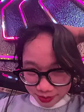 Leeeeiu online show from June 1, 3:14 pm