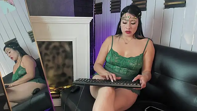 Terra  Rouse  online show from July 8, 10:53 am