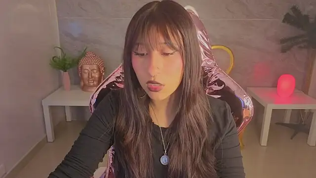 Snapshot of moraa_s chatting on March 12, 3:01 am moraa s online show from March 12, 3:01 am