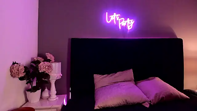 Snapshot of scarlett_leex_ chatting on March 26, 3:34 am scarlett leex online show from March 26, 3:34 am