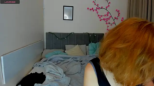 DellaRows online show from June 12, 5:39 am