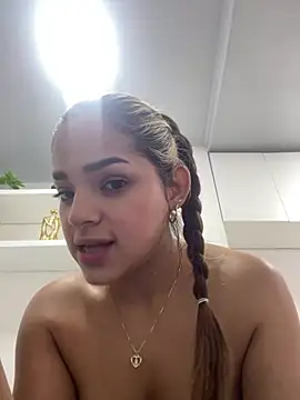 Sara  sweett online show from March 18, 5:16 pm