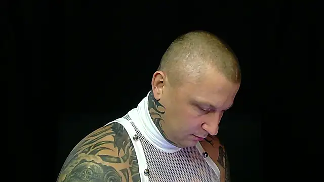 Snapshot of devilWithTats chatting on March 11, 8:31 am devilWithTats online show from March 11, 8:31 am