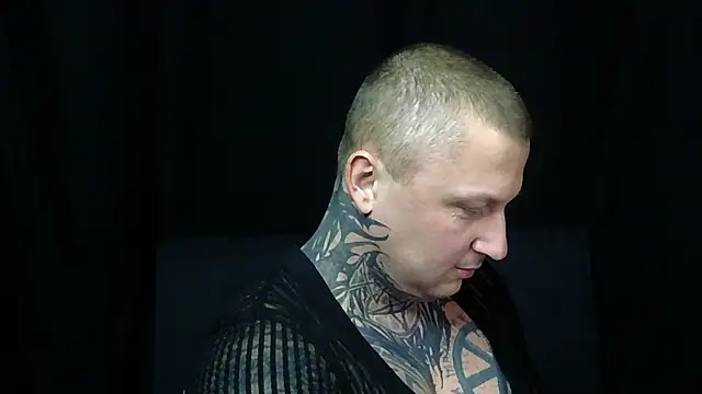 Snapshot of devilWithTats chatting on March 20, 11:15 am devilWithTats online show from March 20, 11:15 am