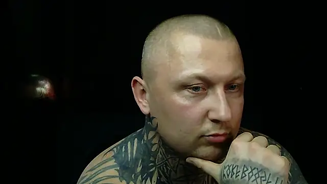 Snapshot of devilWithTats chatting on March 26, 12:11 pm devilWithTats online show from March 26, 12:11 pm