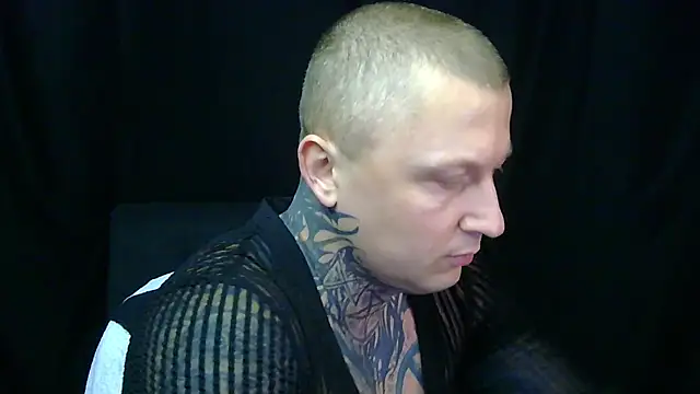 Snapshot of devilWithTats chatting on April 5, 10:45 am devilWithTats online show from April 5, 10:45 am