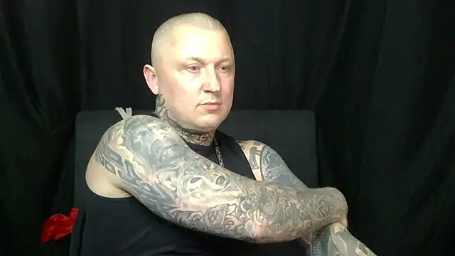 devilWithTats online show from June 15, 3:36 pm