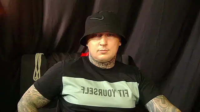 devilWithTats online show from August 4, 2:19 pm
