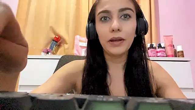 JessiaAllaire online show from March 7, 1:24 am