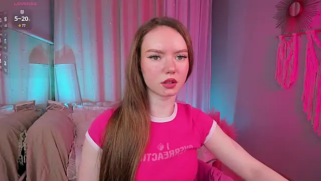 Snapshot of MilaKika chatting on March 11, 4:24 pm MilaKika online show from March 11, 4:24 pm