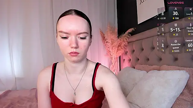 Snapshot of MilaKika chatting on March 16, 7:34 am MilaKika online show from March 16, 7:34 am