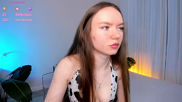 Snapshot of MilaKika chatting on March 23, 7:12 am MilaKika online show from March 23, 7:12 am