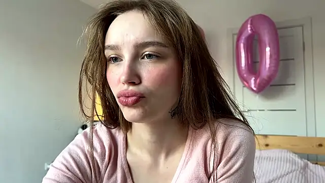 Lolatatee online show from March 27, 4:07 am