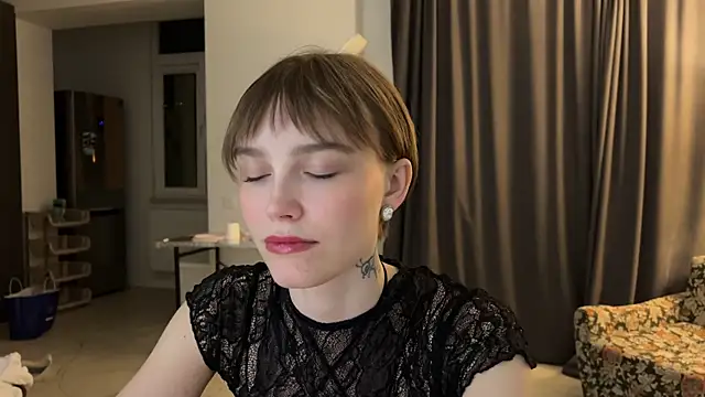 Lolatatee online show from May 31, 6:42 pm