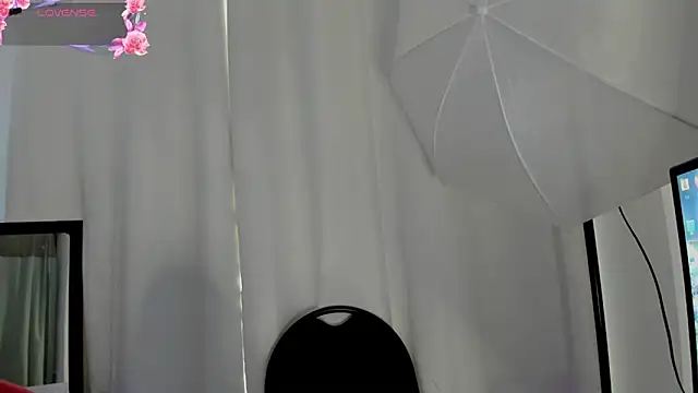 Snapshot of Sharon_Storm chatting on March 28, 1:54 pm Sharon Storm online show from March 28, 1:54 pm