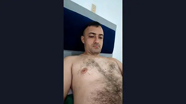 Snapshot of RaphandLey chatting on March 14, 3:34 am RaphandLey online show from March 14, 3:34 am