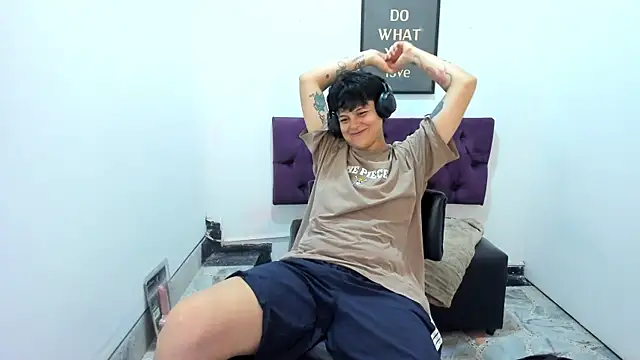 TomBoy Natali online show from May 6, 2:51 am