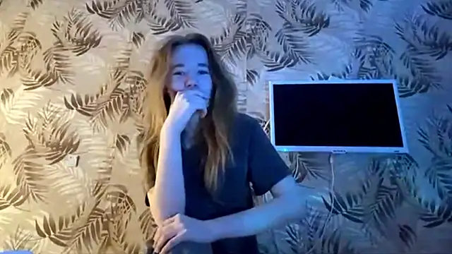 Snapshot of LeomaJee chatting on March 28, 1:05 am LeomaJee online show from March 28, 1:05 am