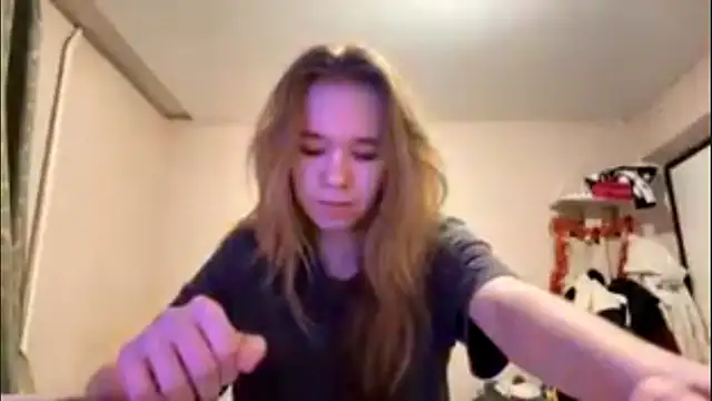 Snapshot of LeomaJee chatting on March 29, 4:18 pm LeomaJee online show from March 29, 4:18 pm