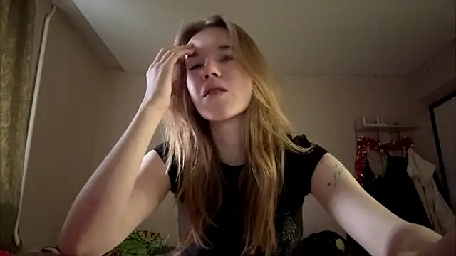 LeomaJee online show from April 22, 2:51 pm