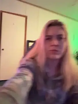 Snapshot of Rainsworld420 chatting on March 21, 2:05 am Rainsworld420 online show from March 21, 2:05 am