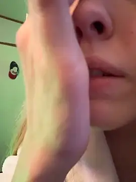 Snapshot of Rainsworld420 chatting on March 24, 3:55 am Rainsworld420 online show from March 24, 3:55 am