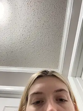 Snapshot of Rainsworld420 chatting on March 27, 1:00 am Rainsworld420 online show from March 27, 1:00 am