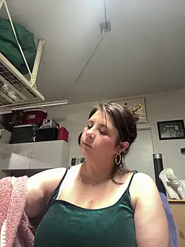 bratbabyannax online show from March 26, 10:32 am