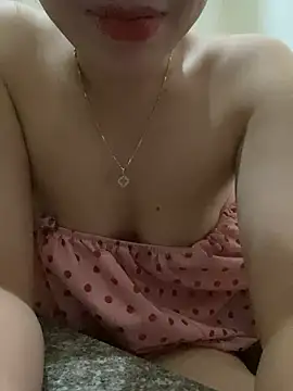 Snapshot of Liisa_loveU chatting on August 3, 10:32 am Liisa loveU online show from August 3, 10:32 am