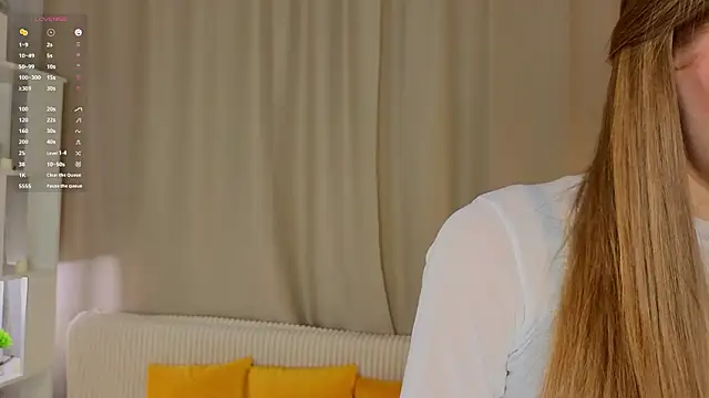 Snapshot of ElidiaPetit chatting on March 6, 4:53 am ElidiaPetit online show from March 6, 4:53 am