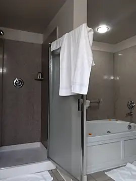 Snapshot of VelvetRae chatting on March 3, 7:36 am VelvetRae online show from March 3, 7:36 am