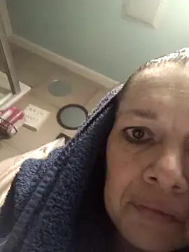 Snapshot of VelvetRae chatting on March 23, 8:07 am VelvetRae online show from March 23, 8:07 am