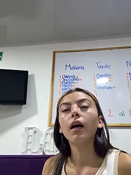   Nahomy online show from March 4, 11:27 am