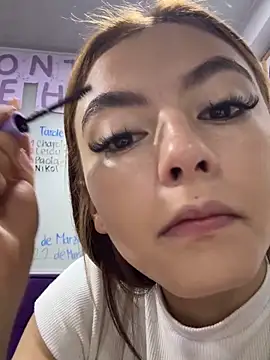   Nahomy online show from March 24, 11:37 am