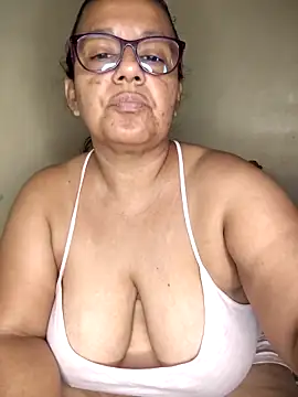 Snapshot of Roxy_77 chatting on March 25, 11:38 am Roxy 77 online show from March 25, 11:38 am