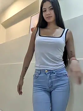 Malia Maccoll online show from March 25, 12:55 pm