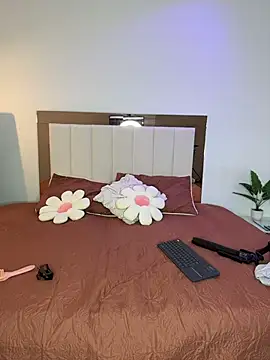 Mia Becket  online show from March 10, 10:20 am