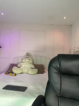 Mia Becket  online show from March 30, 8:21 pm