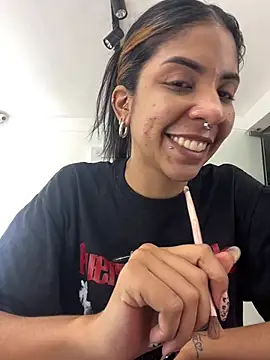 VioletaHills  online show from June 9, 12:28 pm