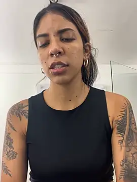 VioletaHills  online show from July 4, 12:22 pm