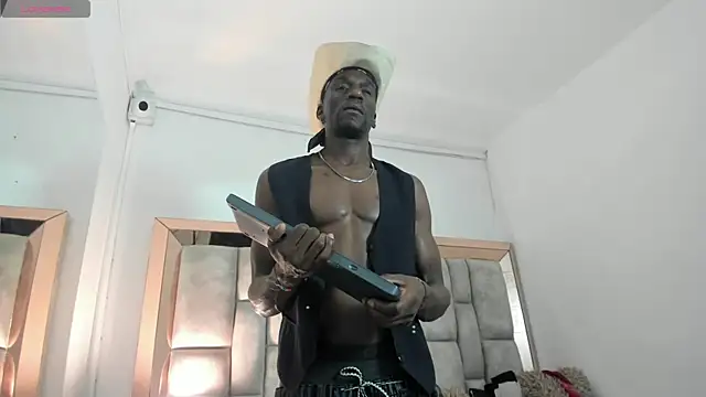 Snapshot of Titan_Moreno_ chatting on May 25, 12:11 pm Titan Moreno online show from May 25, 12:11 pm